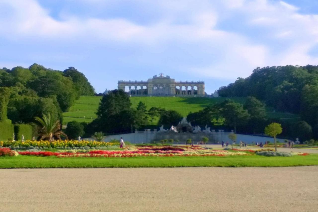 Central Mariahilfer Apartment 5 Min To The Schoenbrunn Palace And City Shopping Center Vienna Exterior photo