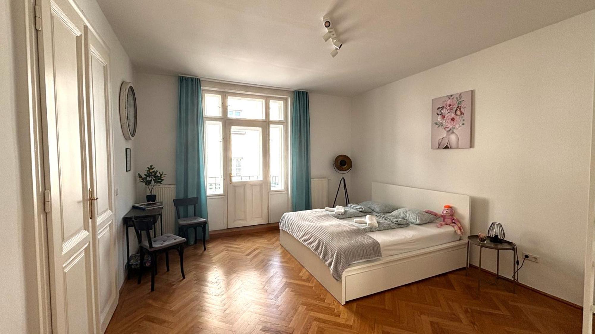 Central Mariahilfer Apartment 5 Min To The Schoenbrunn Palace And City Shopping Center Vienna Exterior photo